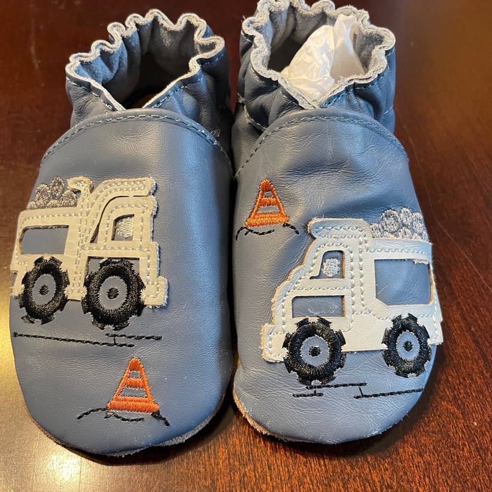 Robeez soft soles baby shoes - 6-12 months
